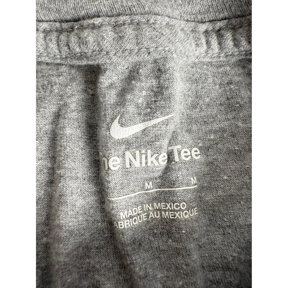 Nike Dri-FIT Gray T-Shirt Soccer Graphic Tee Women's Medium Athletic Top & Pants